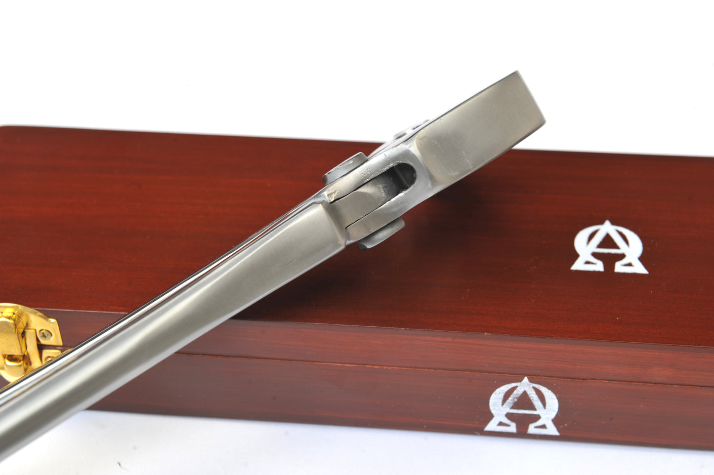 scientific Horsreshoeing Box Jaw Curved Clecnching Tongs